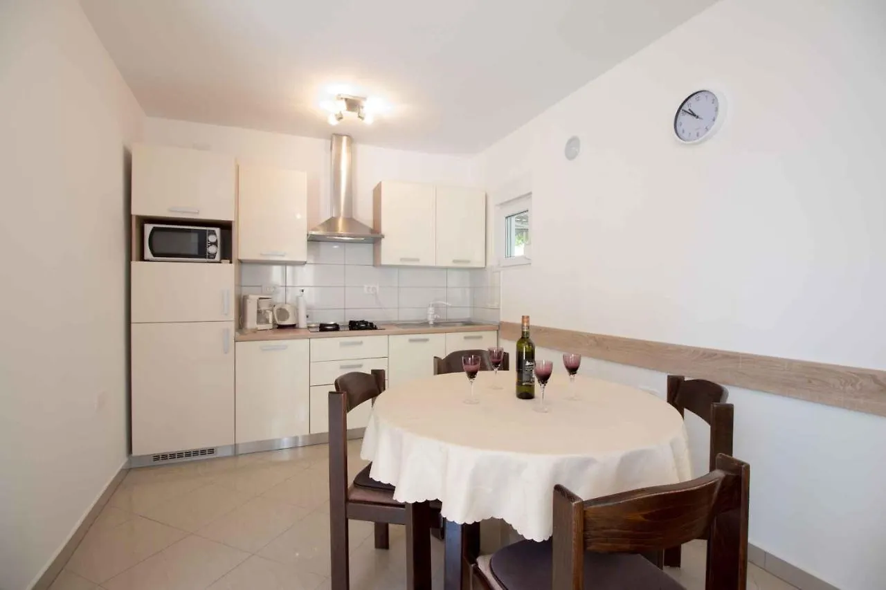 Apartment In Crikvenica 5462