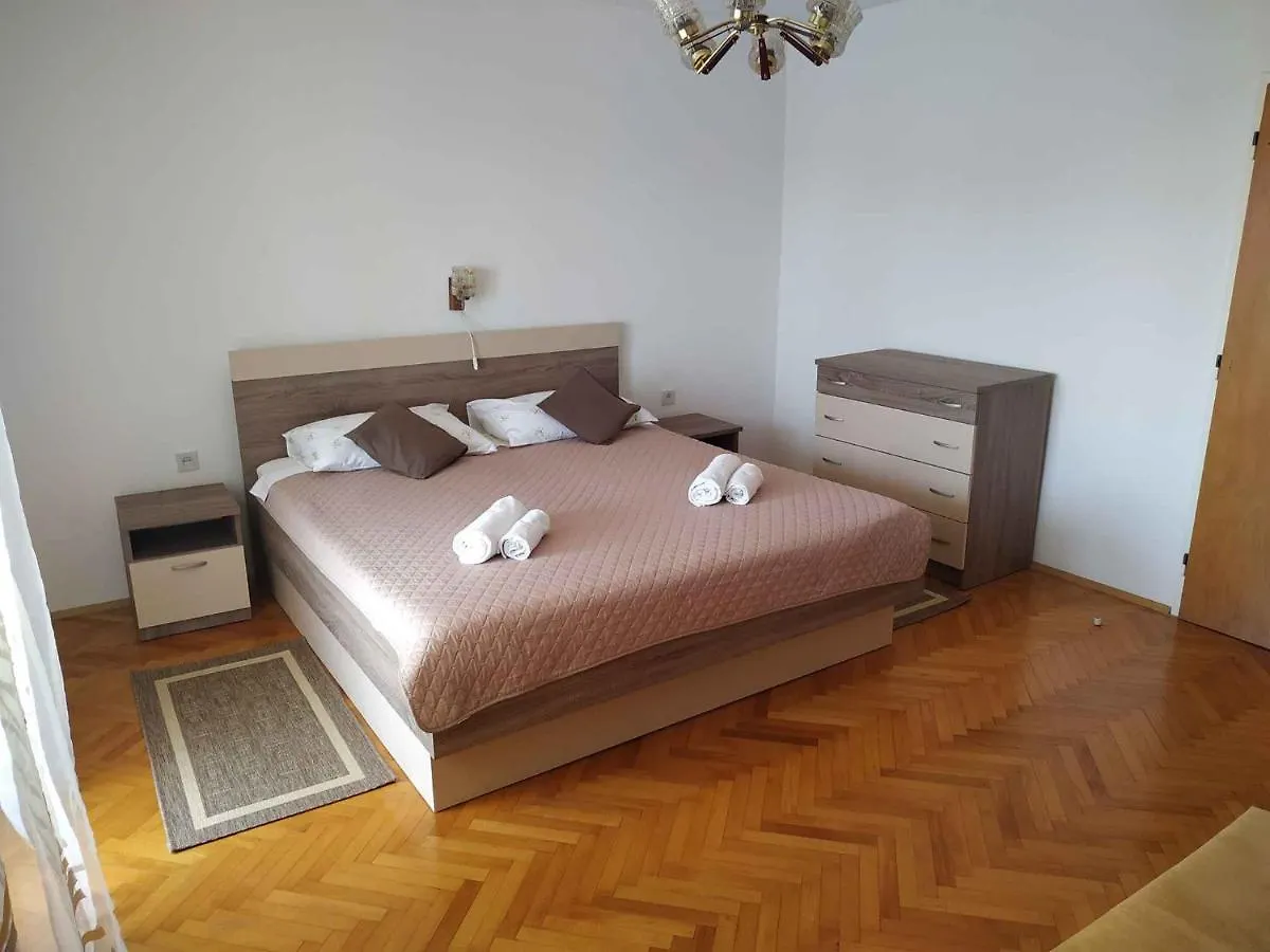 Apartment In Crikvenica 5462