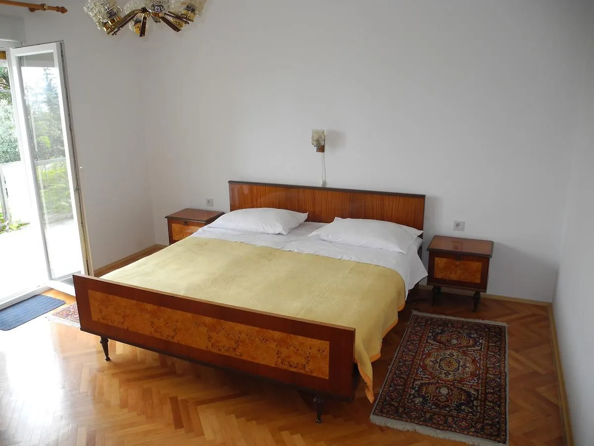 Apartment In Crikvenica 5462